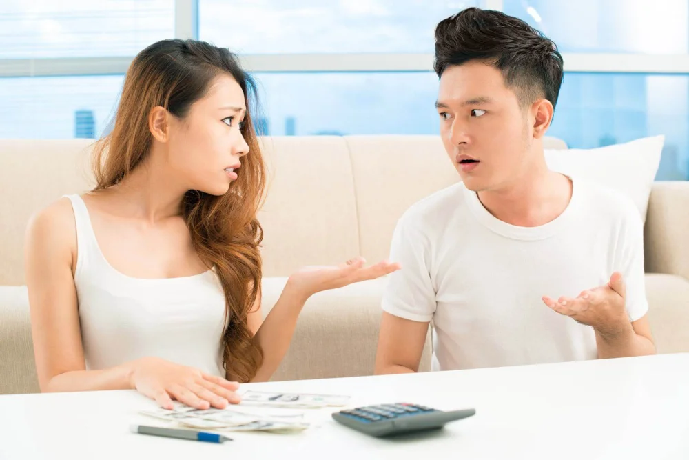Những người anh em, bạn bè từng thân thiết giờ đây đều dần né tránh