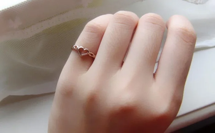 Em ấy cũng rất lịch sự và luôn nói mọi thứ đều tuyệt vời khi tôi hỏi
